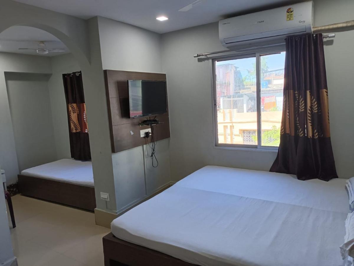 Kusum Hotel Dibrugarh Exterior foto